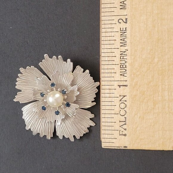 Vintage Silver Flower Brooch With Pearl & Blue Gemstones Retro Floral Pin Jewelr - Picture 4 of 4